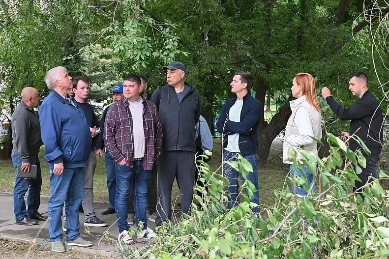 Власти вместе с жителями провели обход на Юбилейной