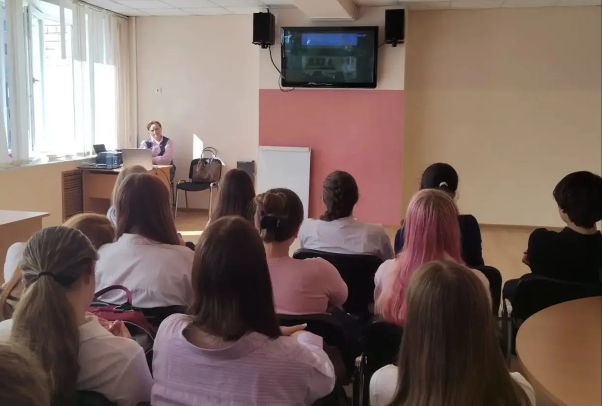 🔹Сегодня в МАОУ СОШ №5 им. Ю. А. Гагарина прошёл важный и трогательный кинопоказ! 🎬