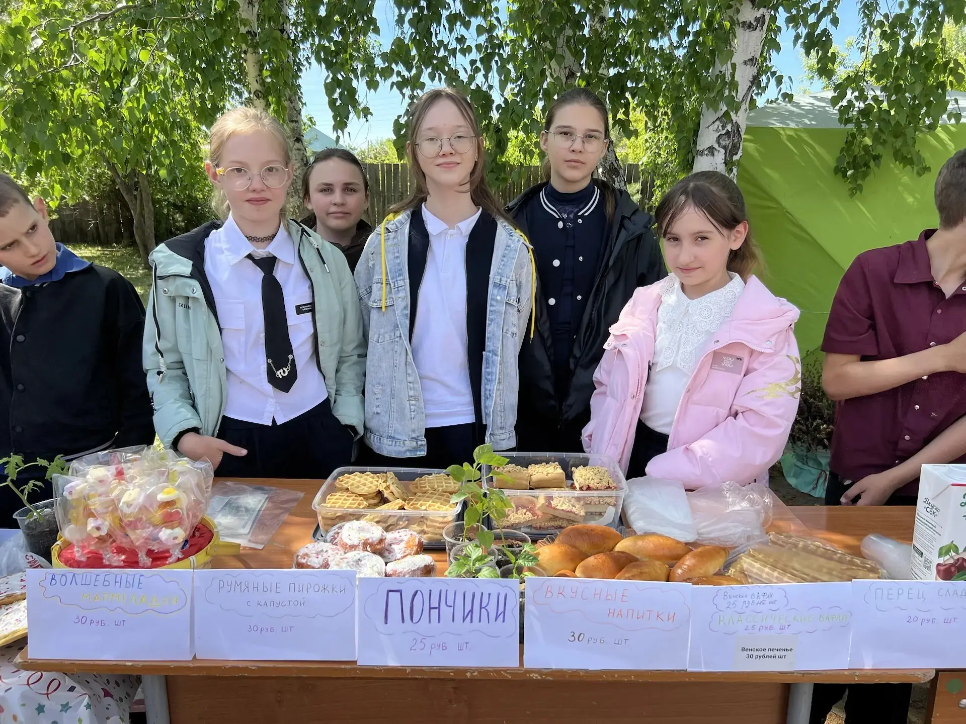 Ярмарка Добра в школе: тепло сердец и щедрость души!