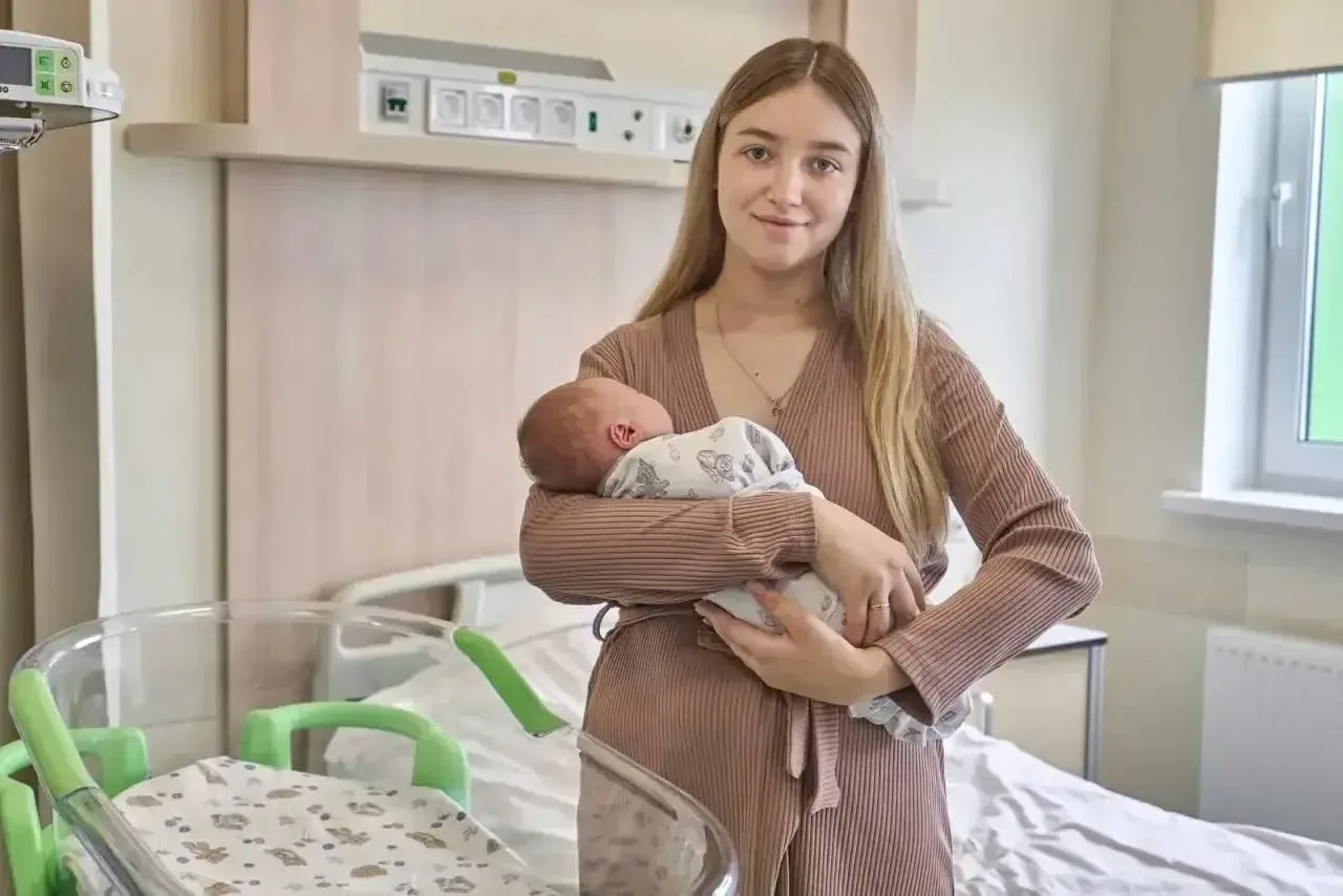 👶 В Альметьевске родился тысячный малыш

В Перинатальном центре Альметьевска появился на свет тысяч