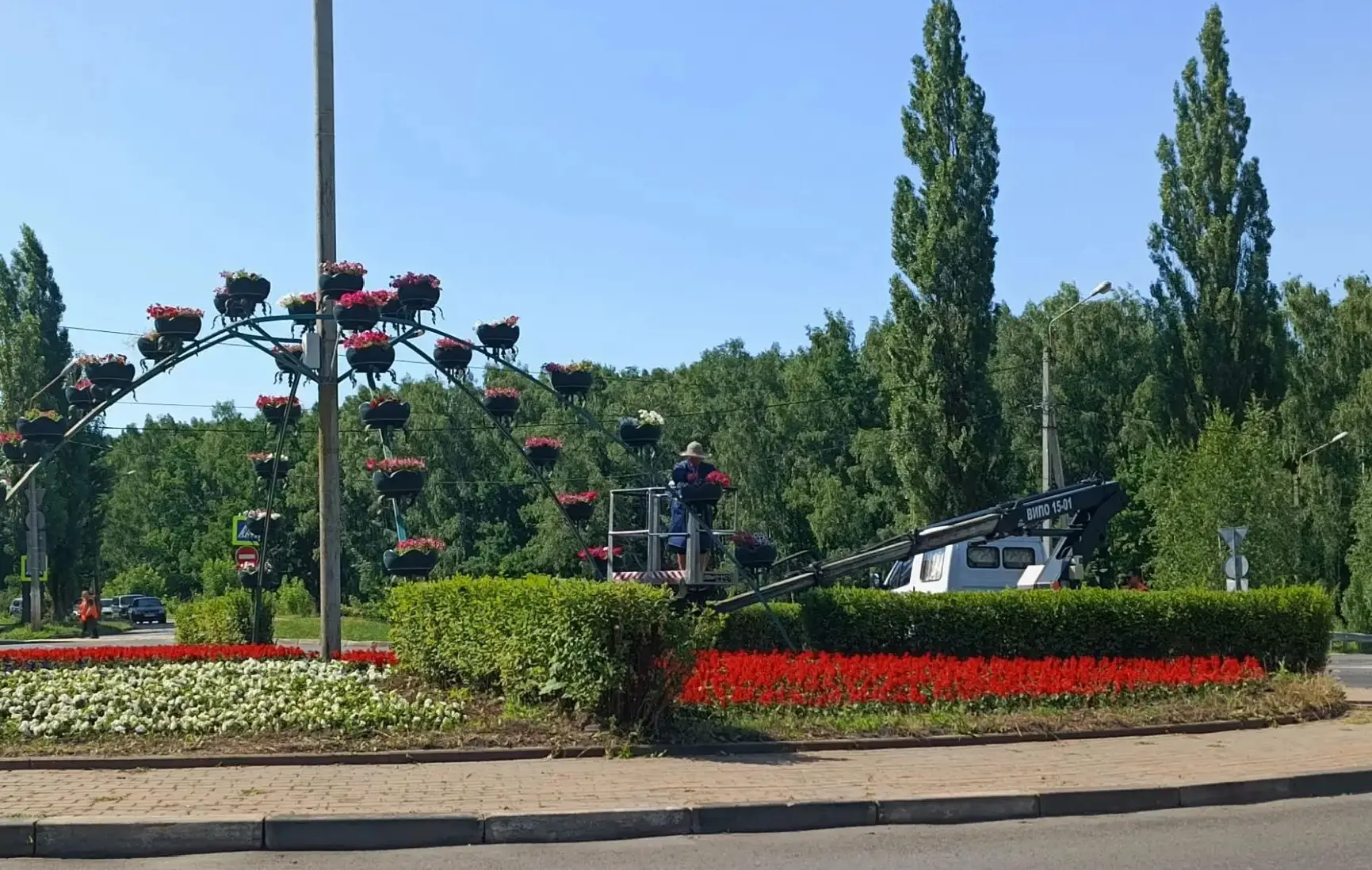 🧹 Поддерживаем чистоту Железногорска 
 
МКУ «Городская коммунальная служба» системно ведёт работы п