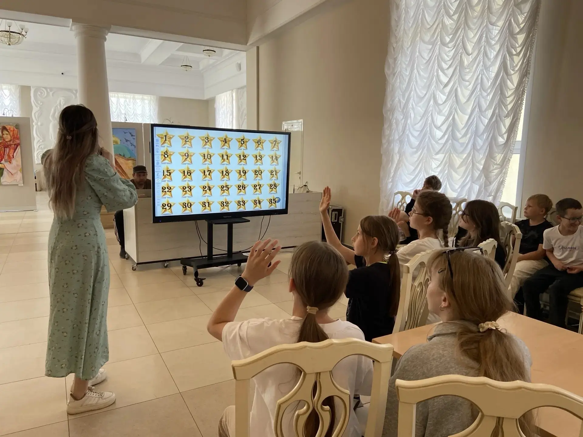 🌞 Путешествие на планету «Лето» началось! 🌞

Наши юные исследователи из пришкольного лагеря Гимназ