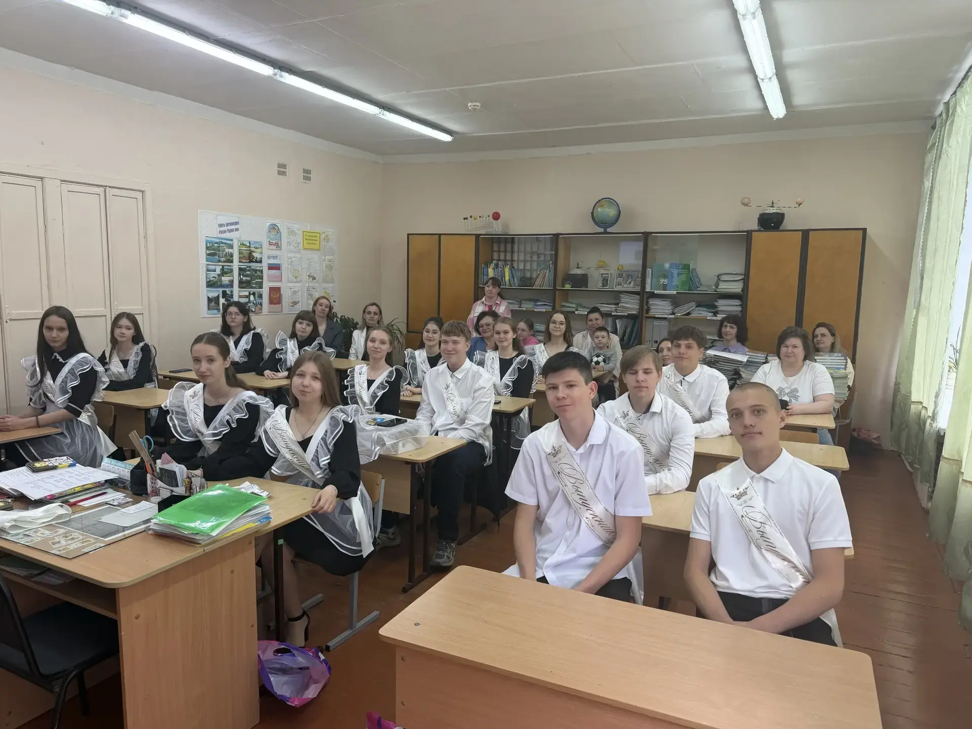 Последний звонок: волнительный финал и новые горизонты🔔
