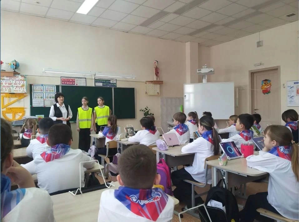 5 марта отряд ЮИД школы №31 принимали поздравления с днём рождения движения, но не только принимали,