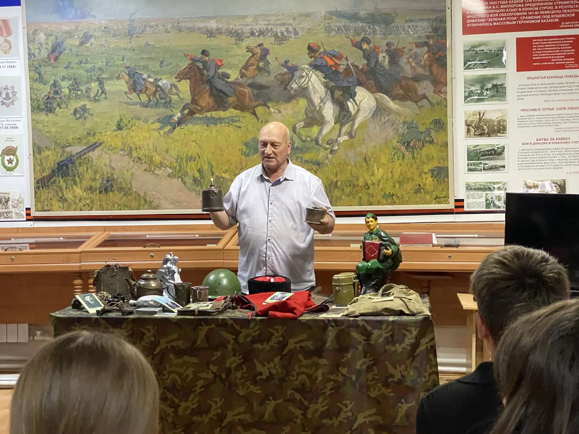 — Что вы знаете об экспонатах Кущёвского районного исторического музея? 🏛️
А вот наши трудоустроенн