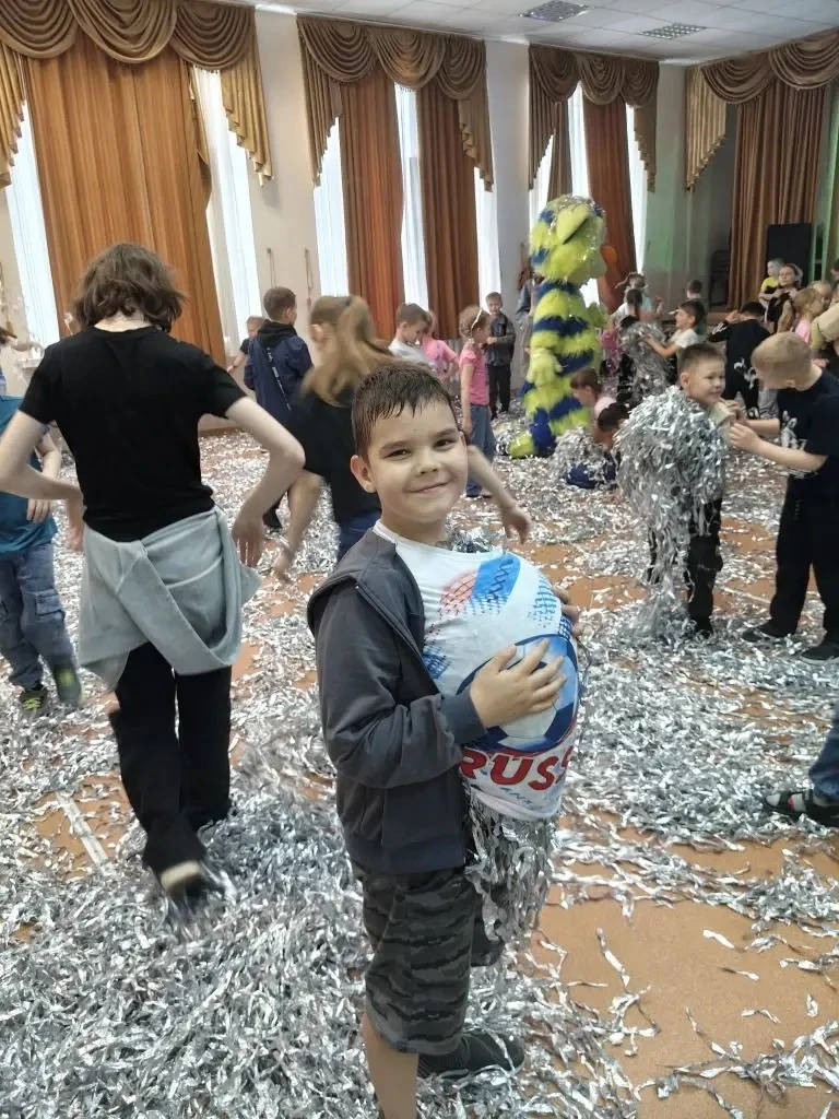 Яркий и насыщенный день в лагере! Утро зарядило энергией на бумажном шоу, а после обеда нас ждали до