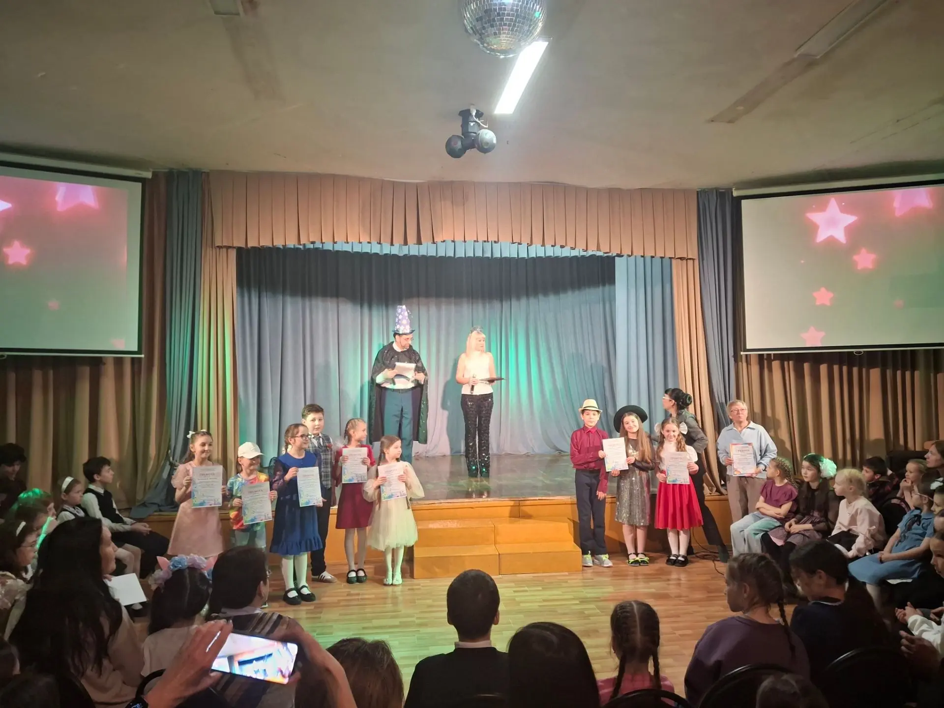 🎹🎤🪗🎭29 апреля в ЦДТ «Танкодром» состоялась торжественная церемония награждения юных...