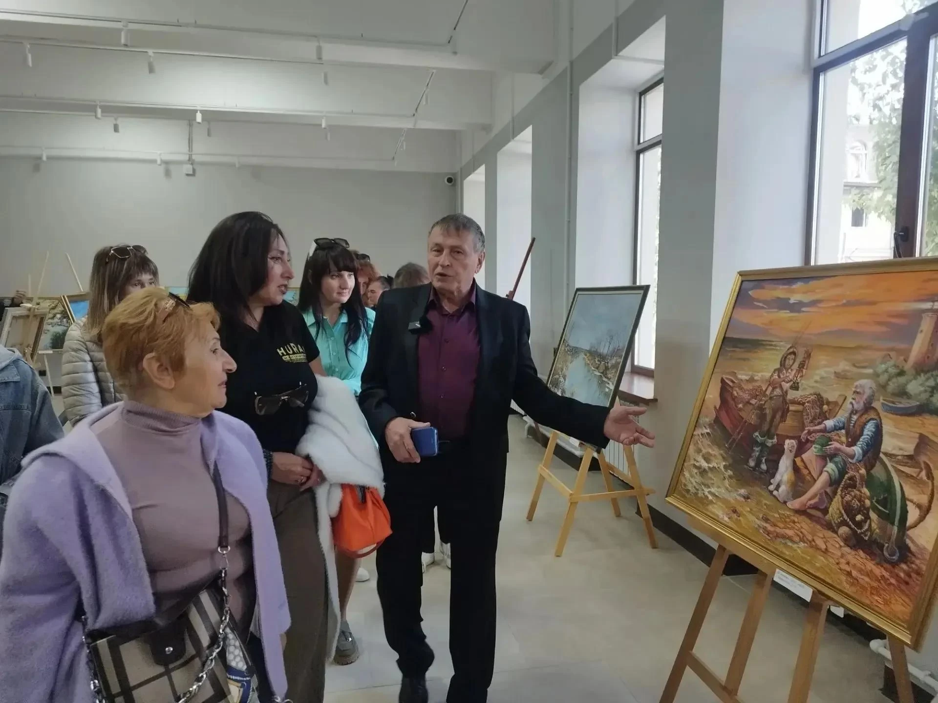 В Краеведческом музее города Мариуполя открылась персональная выставка Виктора Петухова