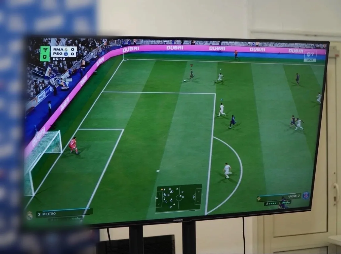 ⚽️Финалисты выйдут на поле с настоящими звездами футбола. Завершен киберспортивный турнир «Быть перв