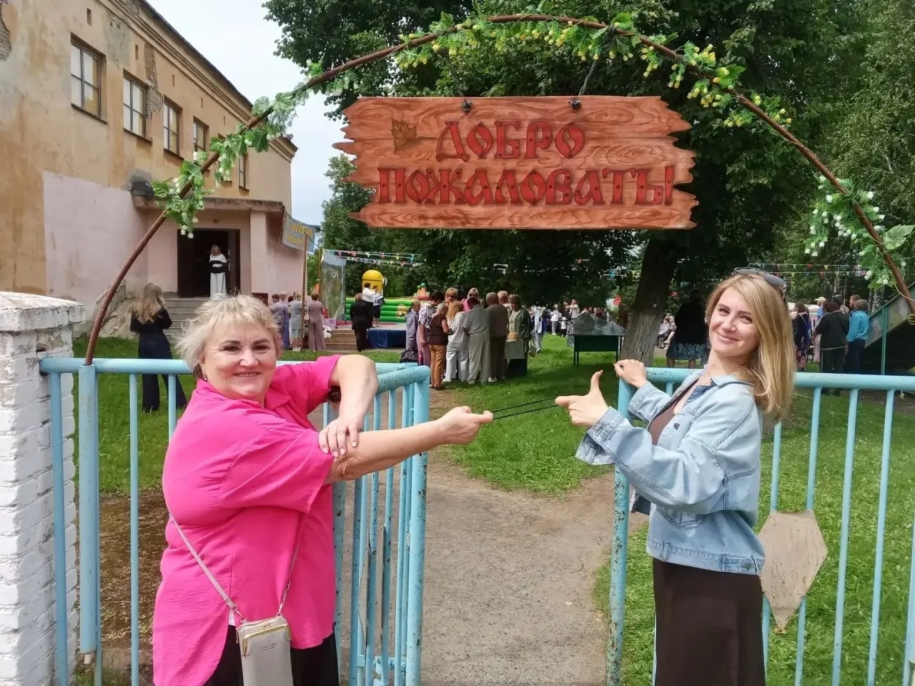 27 июня коллективы ДК «Станкозавод» выступили на Дне посёлка Зыряновский. Программа включала зажигат