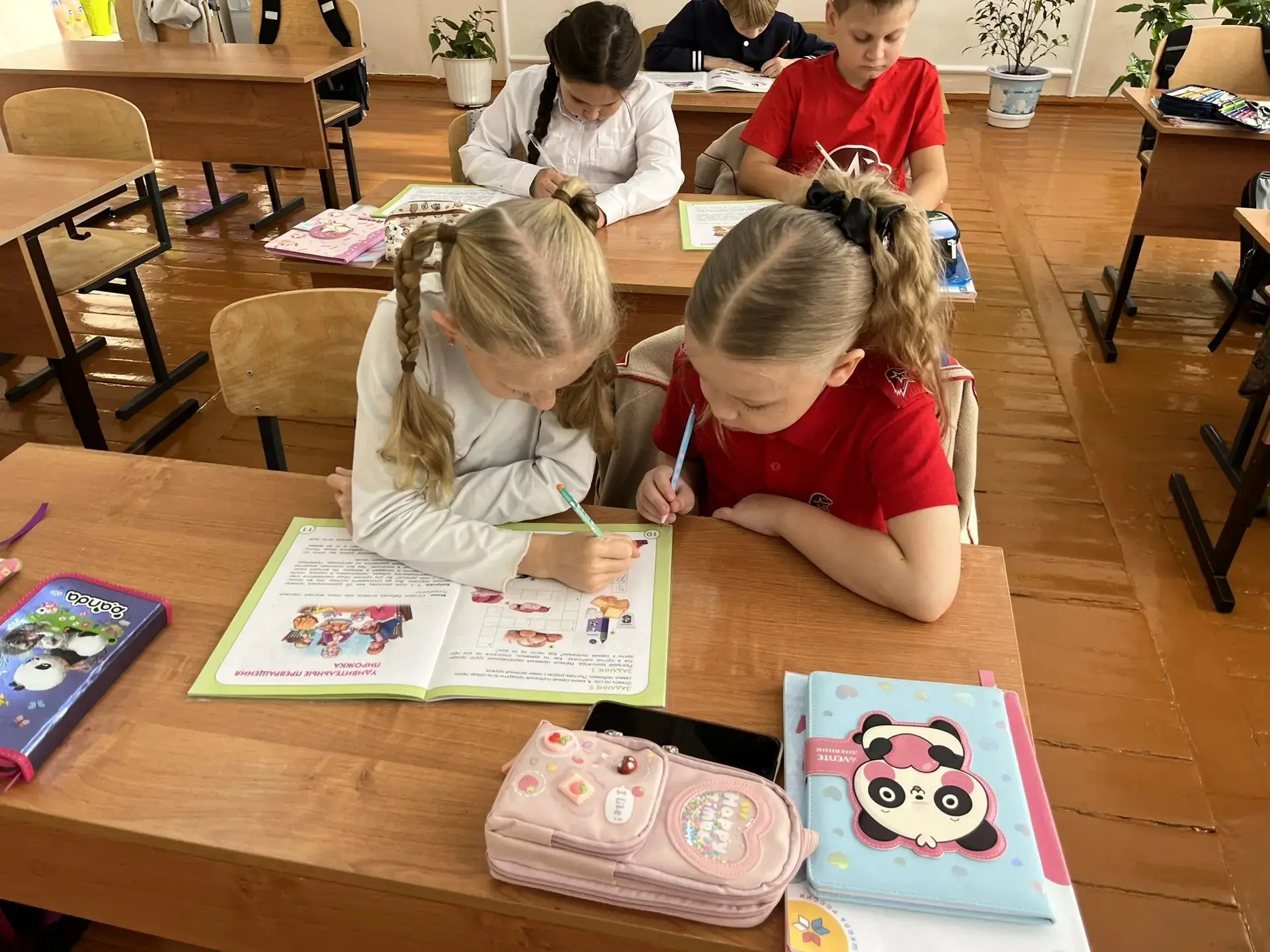 ‎🎉 Сегодня ребята из 2 "В" класса с азартом и большим интересом взялись за кроссворд н...