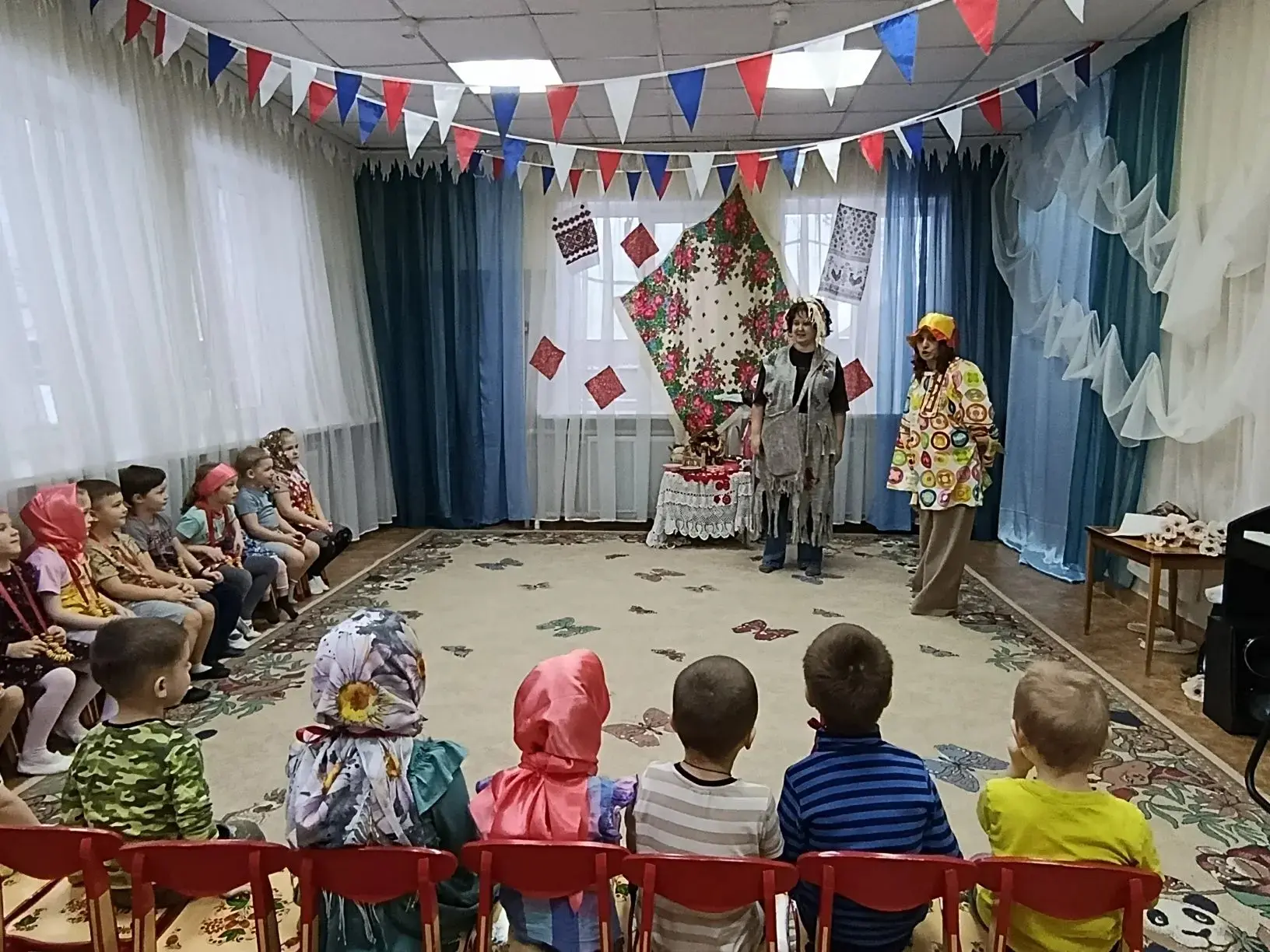 Весёлые проводы зимы прошли во всех дошкольных отделений МБОУ Видновской СОШ N1. Традиционный праздн