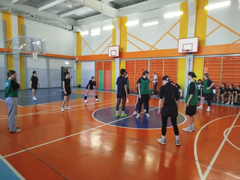 🏀 Наши девушки — в тройке лидеров! 🟢С 18 по 26 апреля в Якутске прошло первенство города по баскетбо