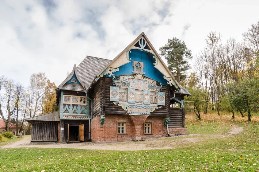 🏰✨ «Теремок» в Талашкино: сказочный дом с историей