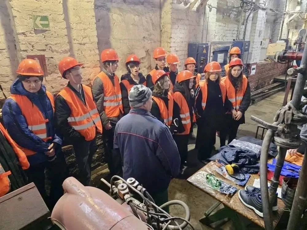 🏫 Школьники с экскурсией побывали на котельной Примтеплоэнерго в селе Покровка Октябрьского муниципа