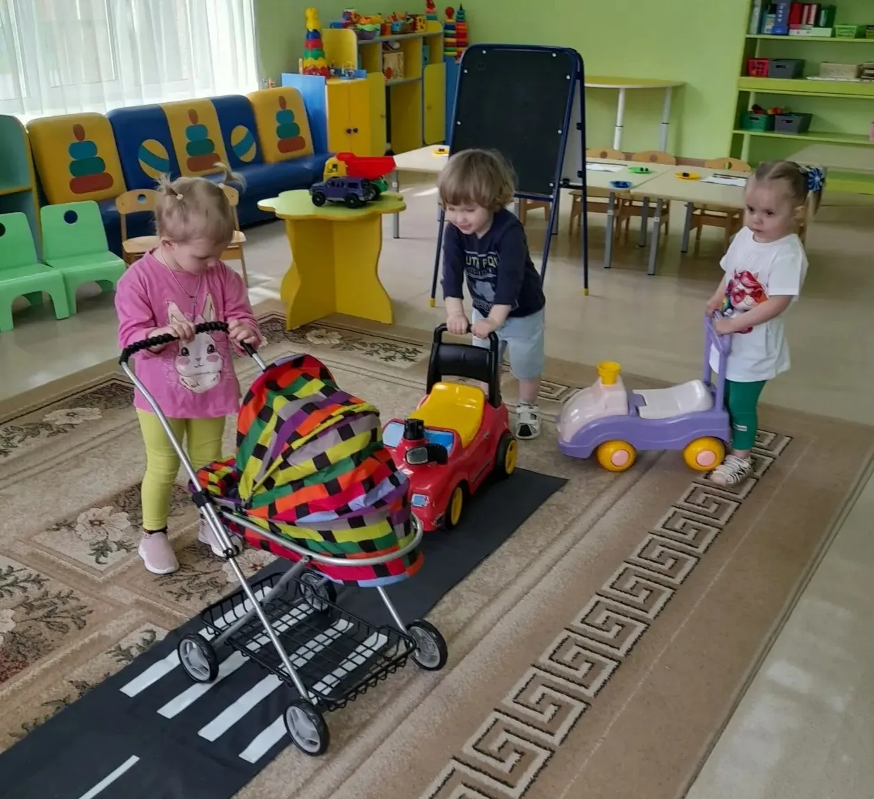 Занятие по ПДД «Зайка шалунишка» в разновозрастной группе «Веселые человечки»