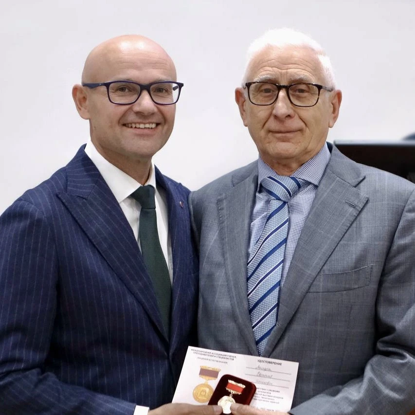 Сегодня 80-летний юбилей отмечает профессор Светослав Исаакович Вольфсон, заведующий ка...