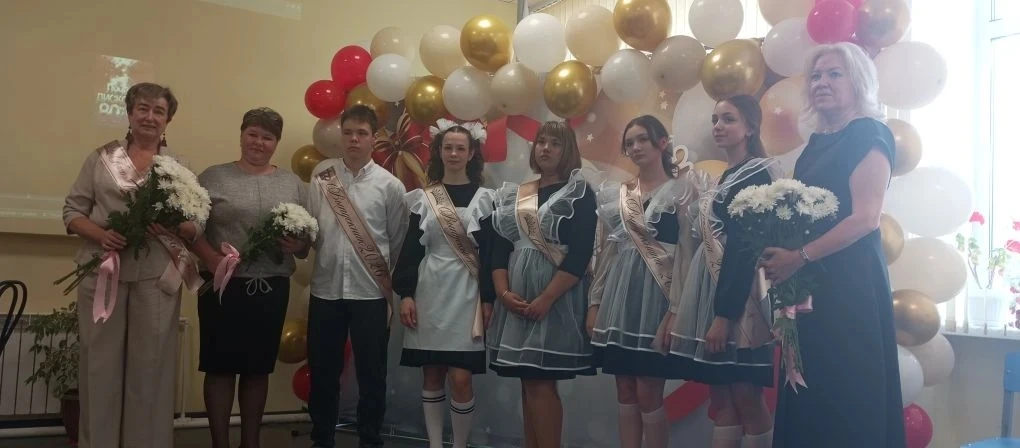 Последнего звонка отзвук: выпускники 9-го класса шагнули навстречу будущему!

Сегодня наша школа ста