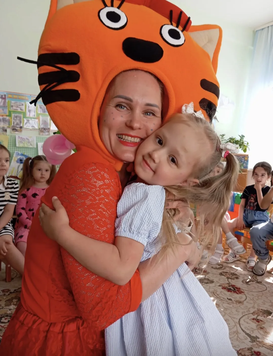🎈🎈🎈🎉 С Днем рождения Варвара! 

Пусть твои глазки всегда сияют от счастья, а каждый день будет п