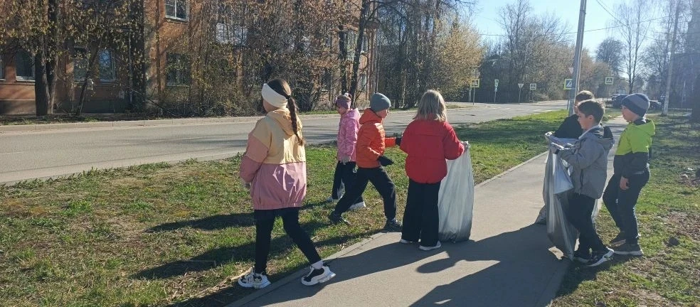 🚀 Чистый город начинается с нас! Наши ученики — настоящие герои! 🌿  В эти дни наша школа гудела от п