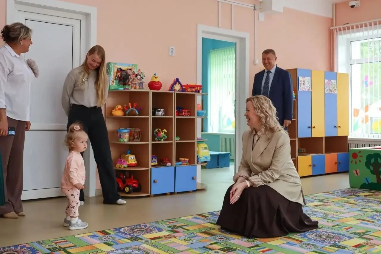 Сахалинская область. Министр образования Анастасия Киктева оценила обновление детских с...