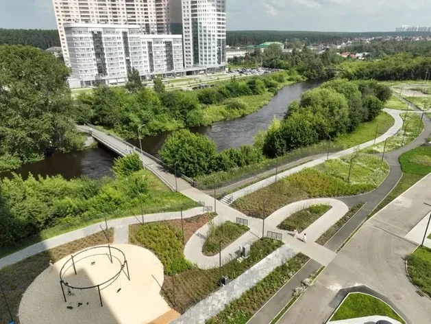🌿 В Екатеринбурге завершили благоустройство участка правого берега Исети в микрорайоне...