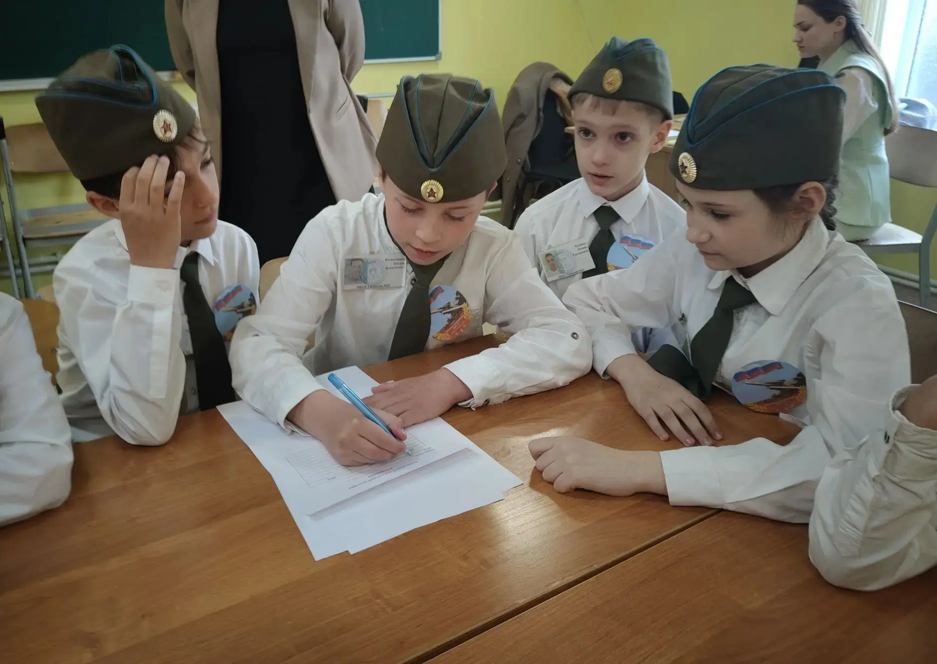 🎖️ ГИМНАЗИЯ-ЭТО ГОРДОСТЬ!   💫 Ребята из младшей группы гимназии приняли участие во Всероссийской вое