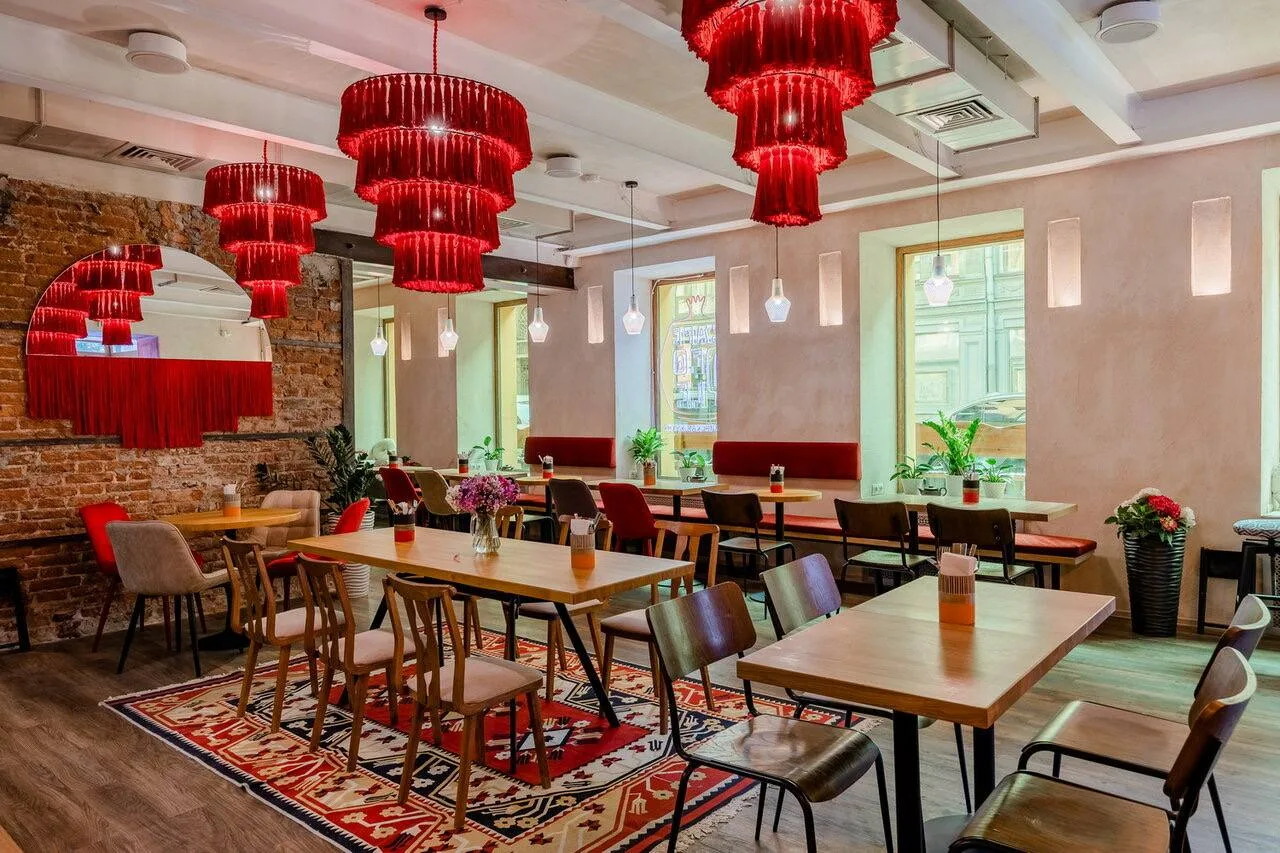 Где поесть в Петербурге почти за копейки 

🍽 Commode
Ресторан-клуб с форматом оплаты за время пребы