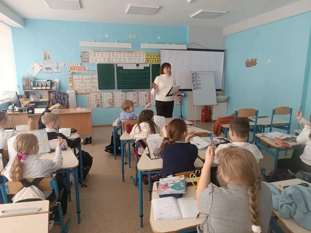 Сегодня в нашей школе стартовала весенняя Неделя психологии - 2026. Утро началось с пси...