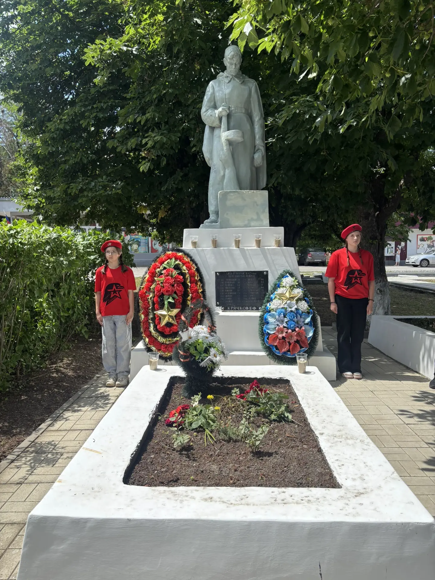 Жители Калининского сельского поселения приняли участие в Общероссийской минуте молчания, посвященно