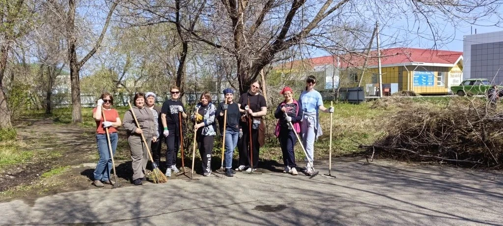 📌Сегодня, сотрудники учреждений культуры и молодёжной политики приняли участие в субботнике, объявл