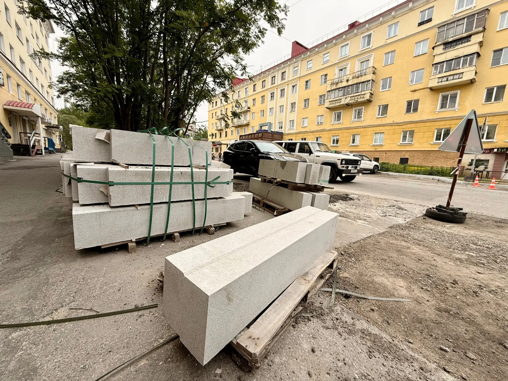 По народной программе «На севере – жить!» продолжается ремонт улицы Комсомольской и проспекта Кирова