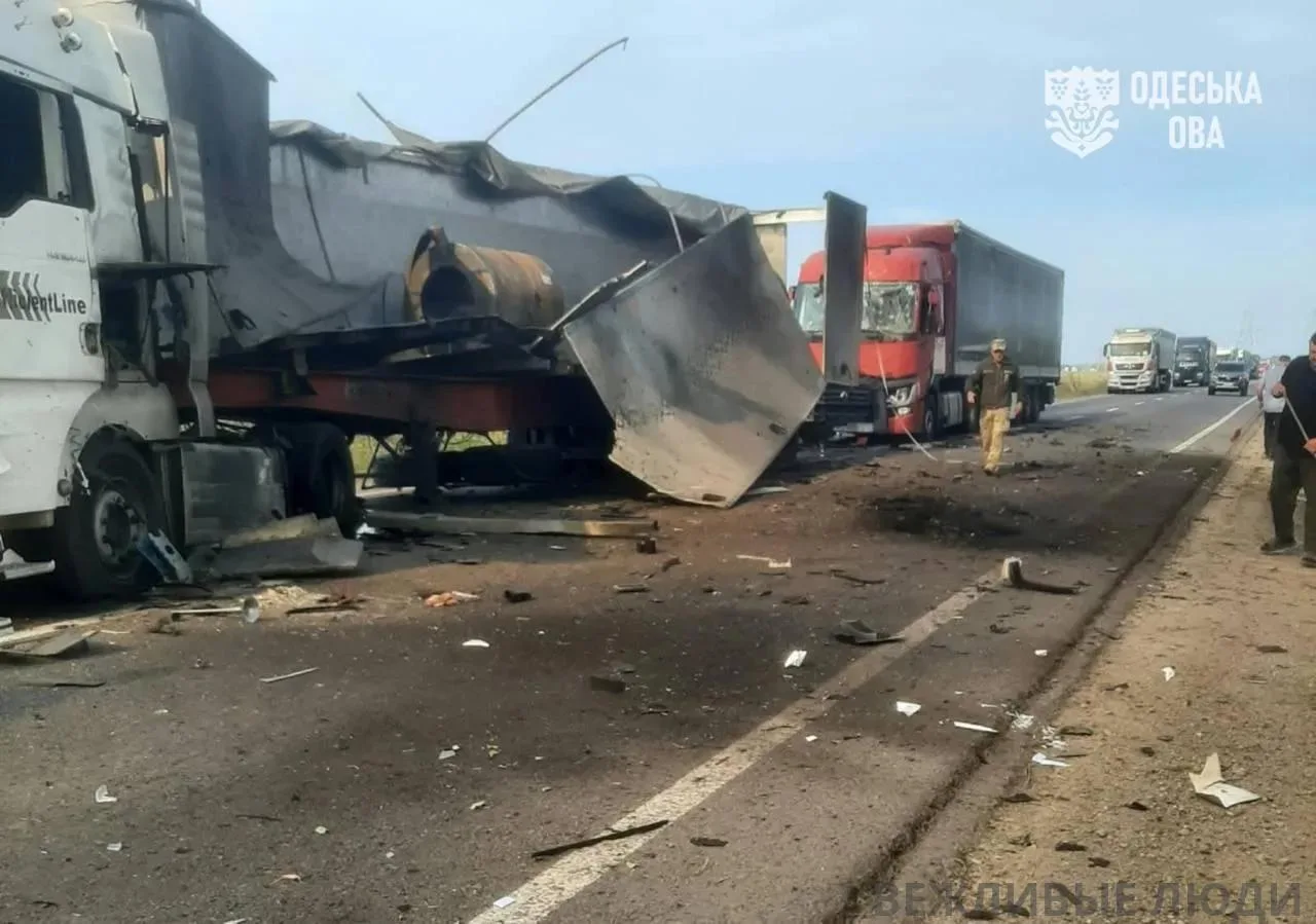 💥 В Одесской области нанесены удары по грузовым автомобилям, сообщил местный гауляйтер