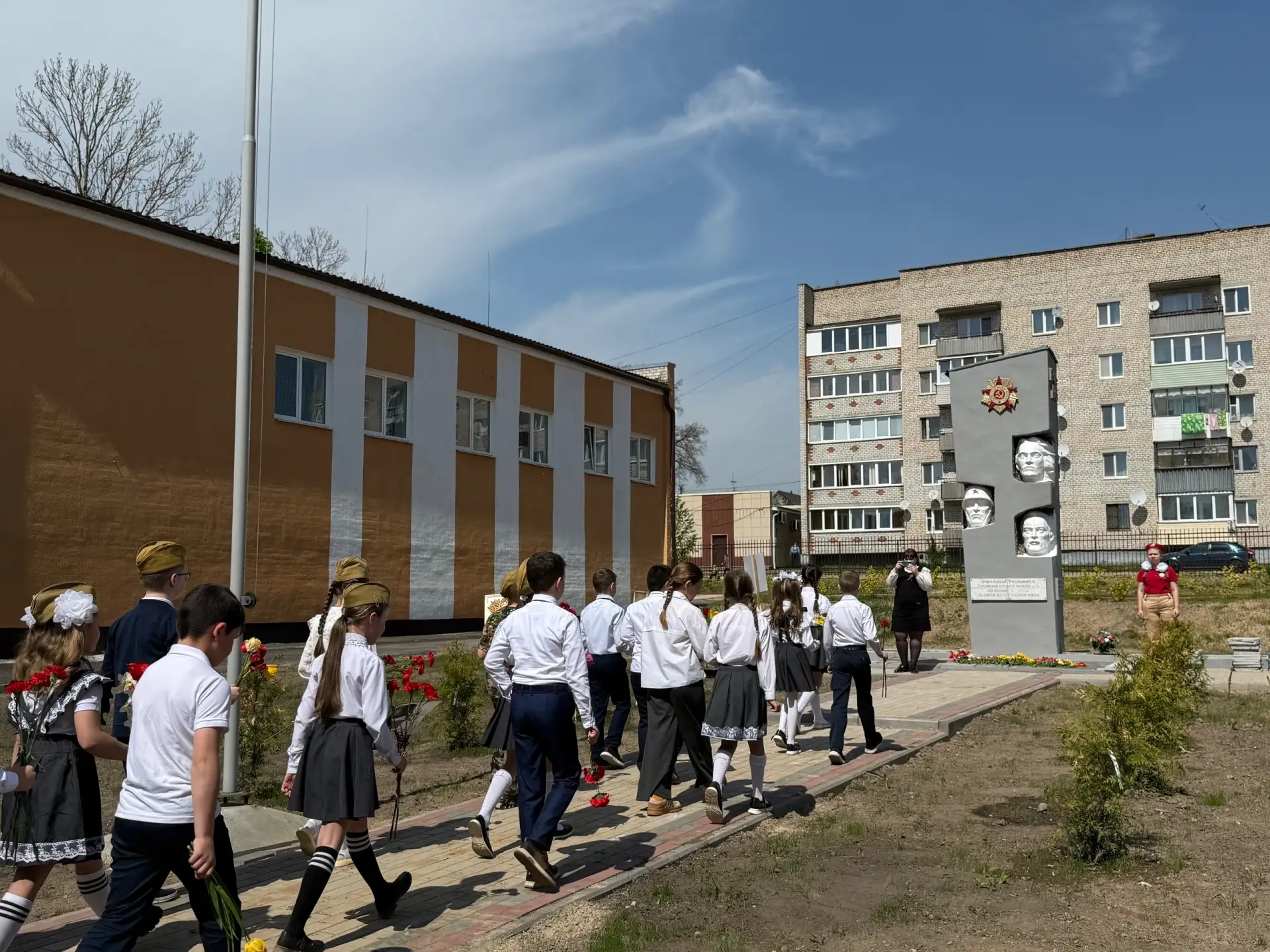 🎖️Сегодня для начальной школы прошла уже традиционная "Линейка памяти", накануне самог...