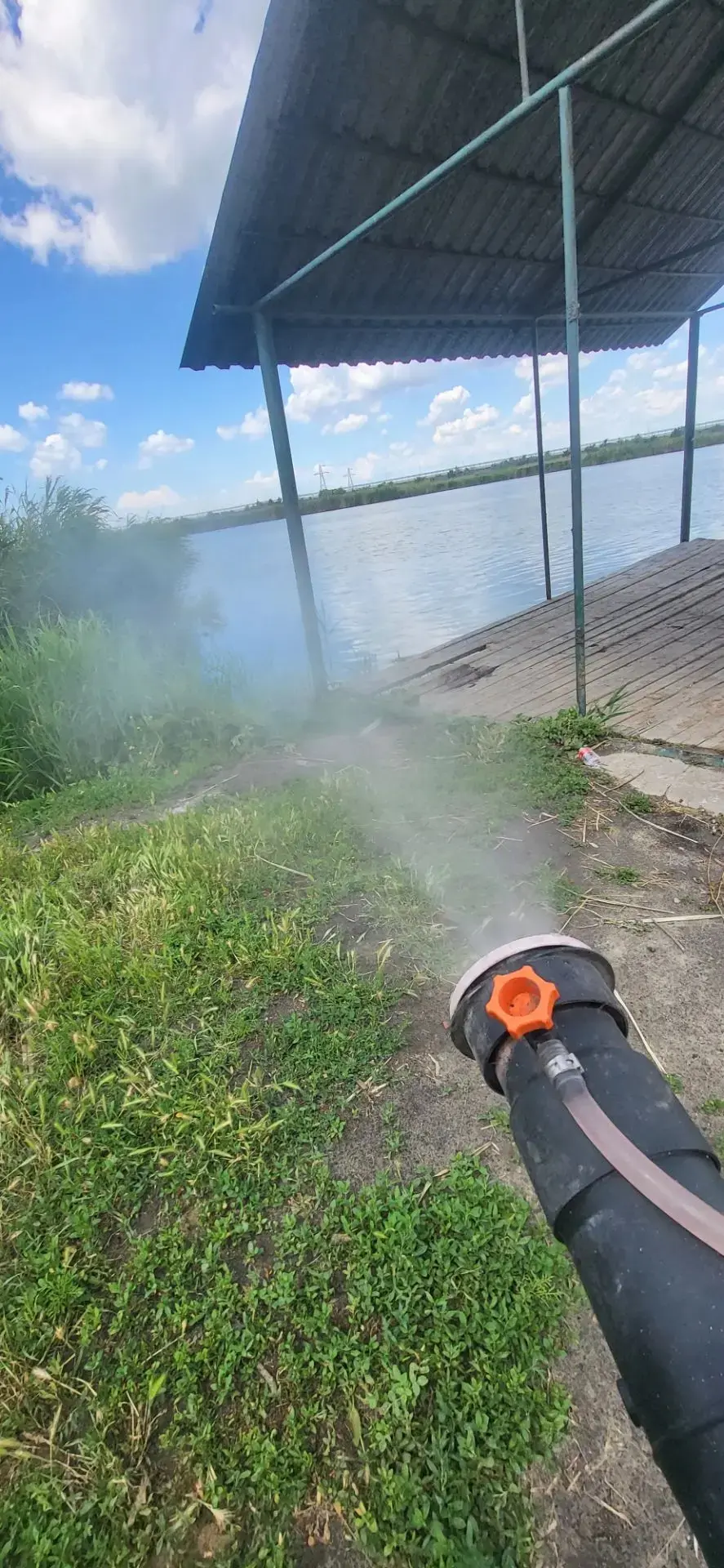Проведена  лаврицидная  обработка (от комаров)  водной глади Генеральского озера.
