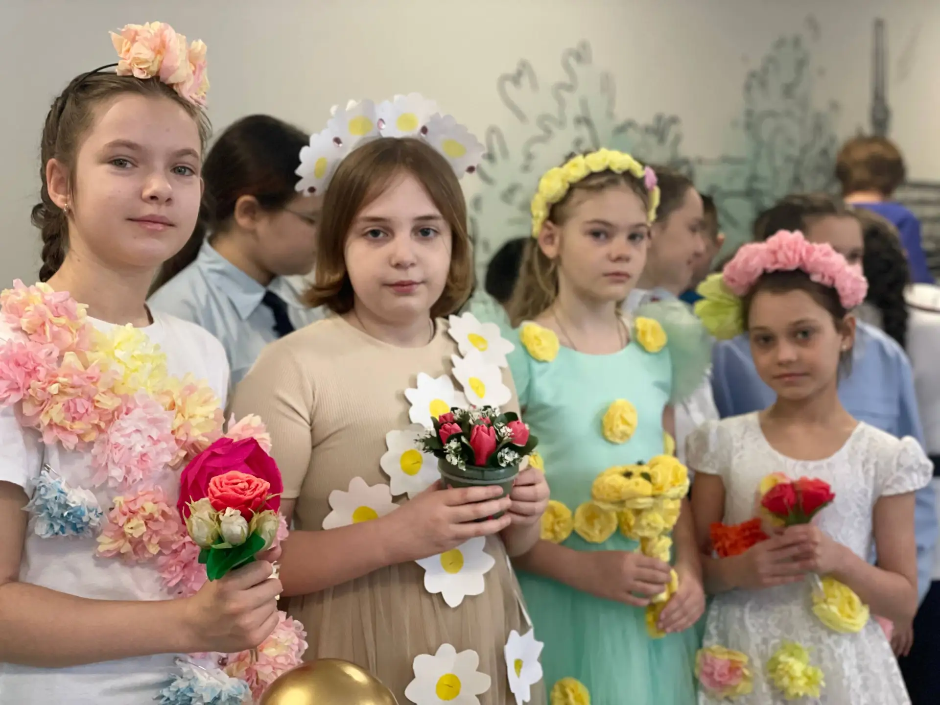 💐Шестой в стиле весны🌸  У нас в лицее в пятницу случилось нечто, что заставило всех почувствовать ве