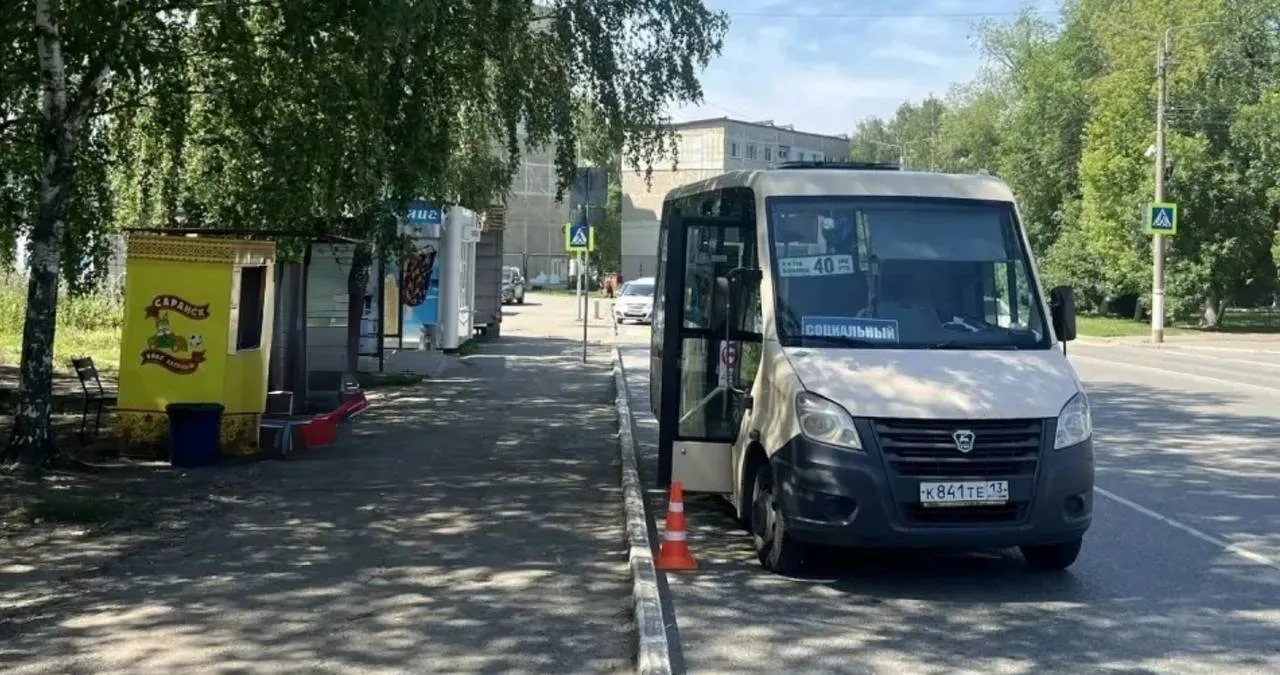 Саранский газелист отправил в больницу пожилую женщину.