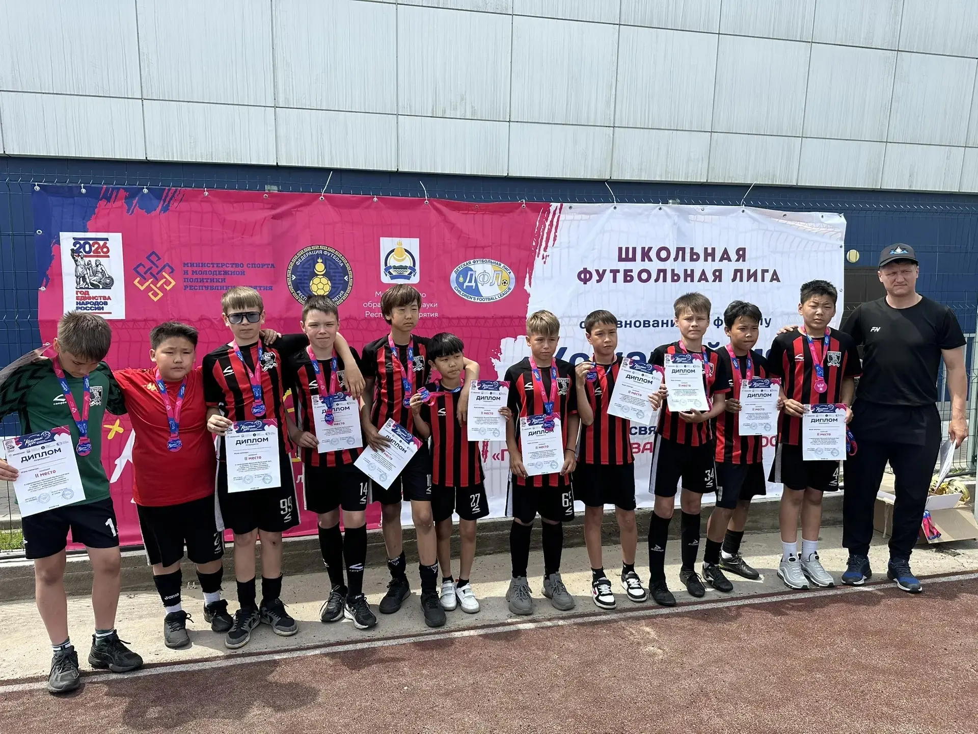 🏆 Футбольный дубль: наши команды покорили республику!

Чемпионы Октябрьского района 
Чемпионы город
