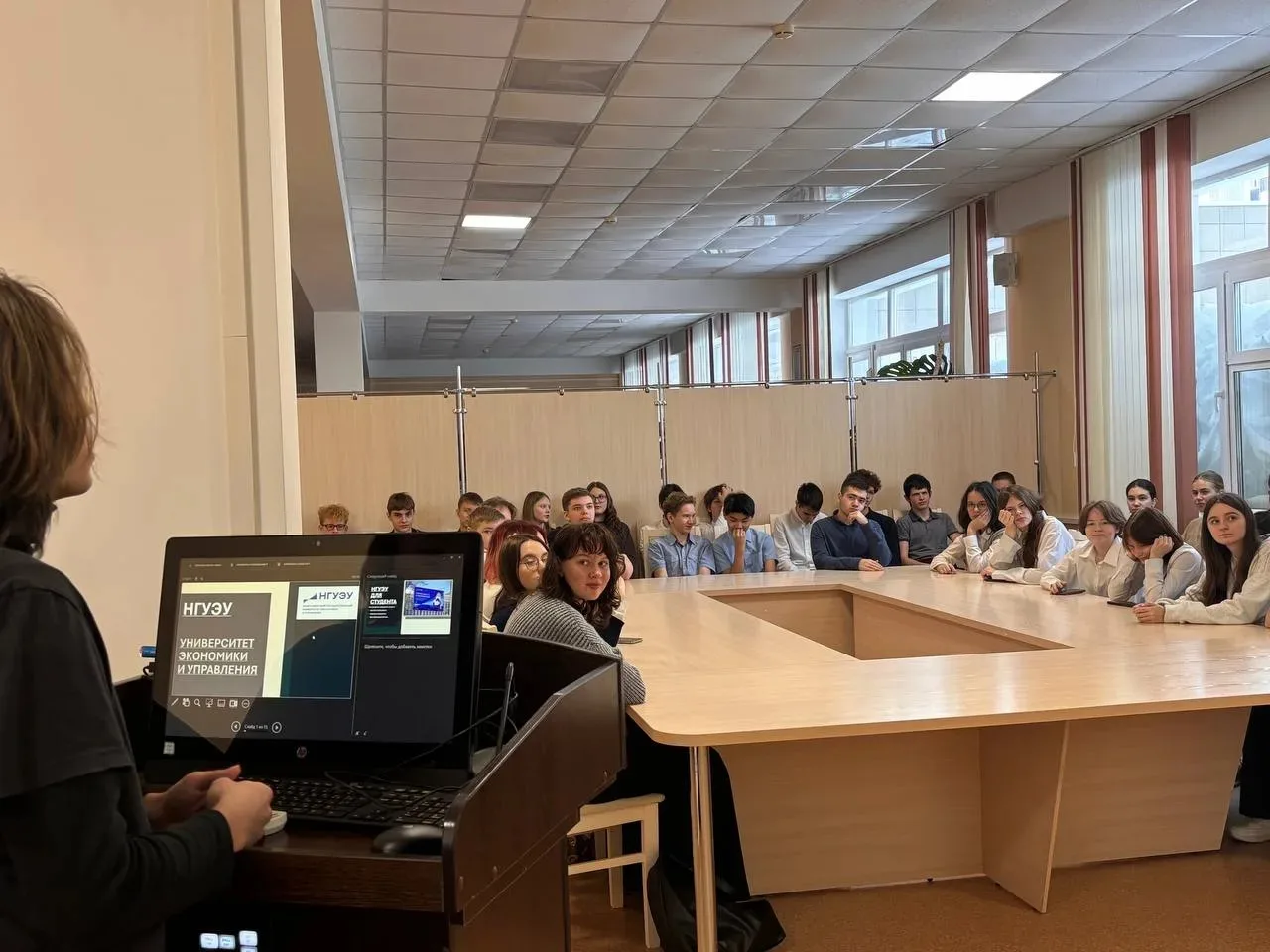 📍Выпускники школы продолжают знакомить обучающихся 9-х классов с особенностями поступления в колледж