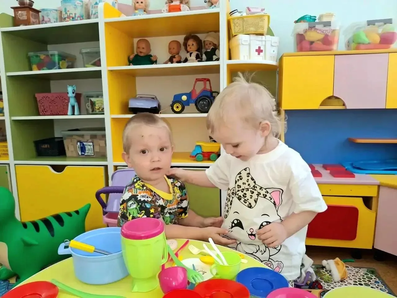 Адаптация к детскому саду — важный этап для малыша. Слёзы в первые дни — это нормально, ведь расстав