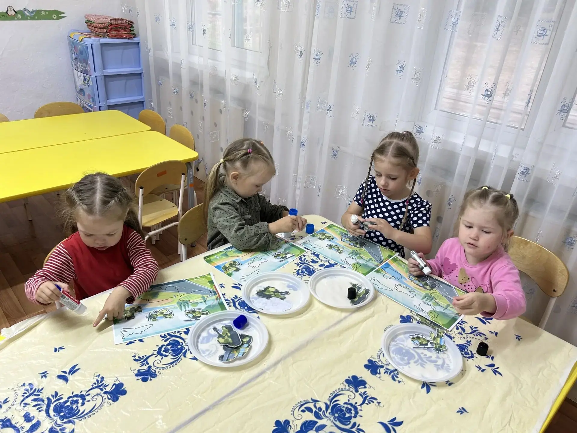 В нашем детском саду прошел тематический день, посвященный Дню Воздушно-десантных войск...