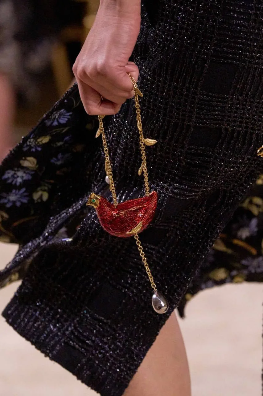 🌹 Когда идеи встречаются в одном культурном коде.

На днях Матье Блази показал кутюрную коллекцию