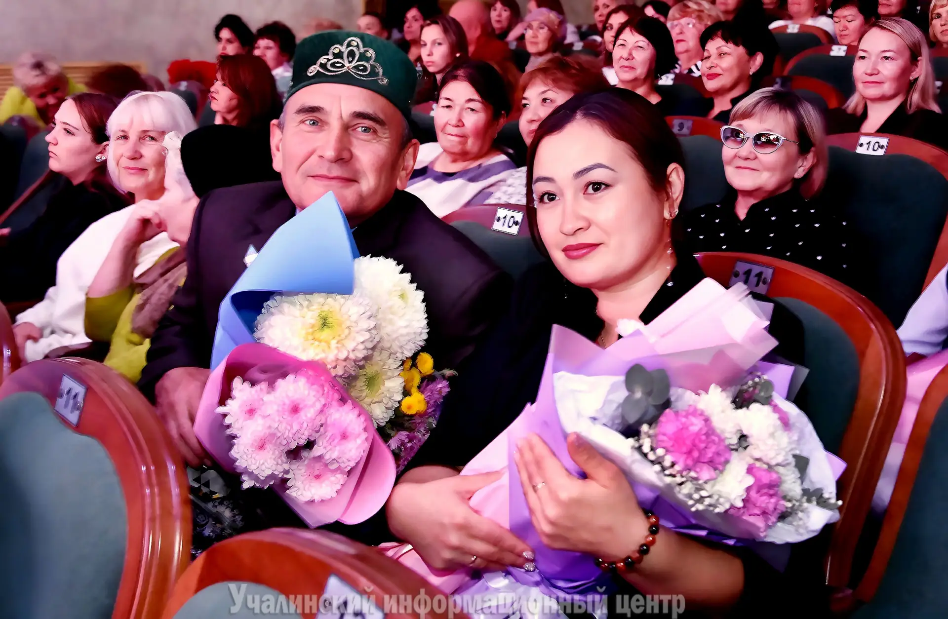 в Учалах прошло торжественное мероприятие, посвященное Дню учителя, с вручением наград.