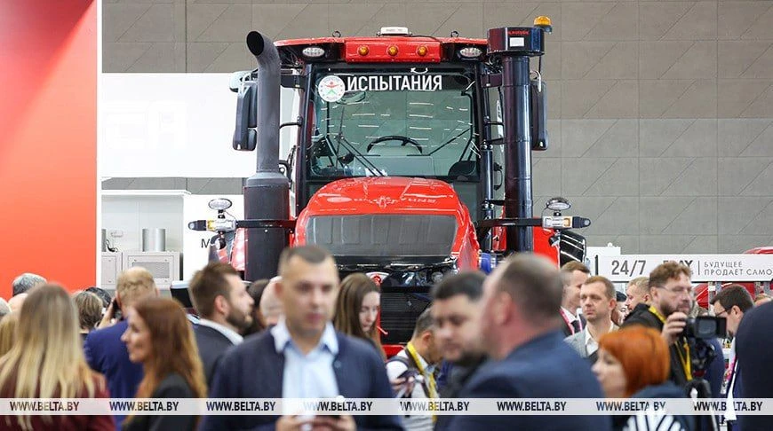 Трактор мощностью 542 л.с. представил МТЗ на выставке "ИННОПРОМ. Беларусь"