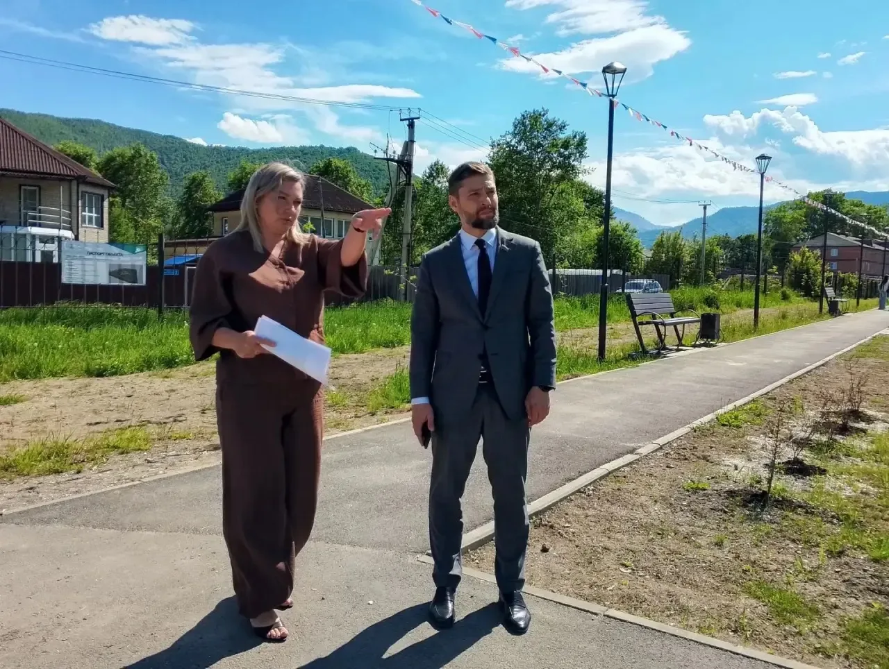 Сегодня Слюдянку с рабочим визитом посетил депутат Государственной Думы Федерального Собрания РФ Але