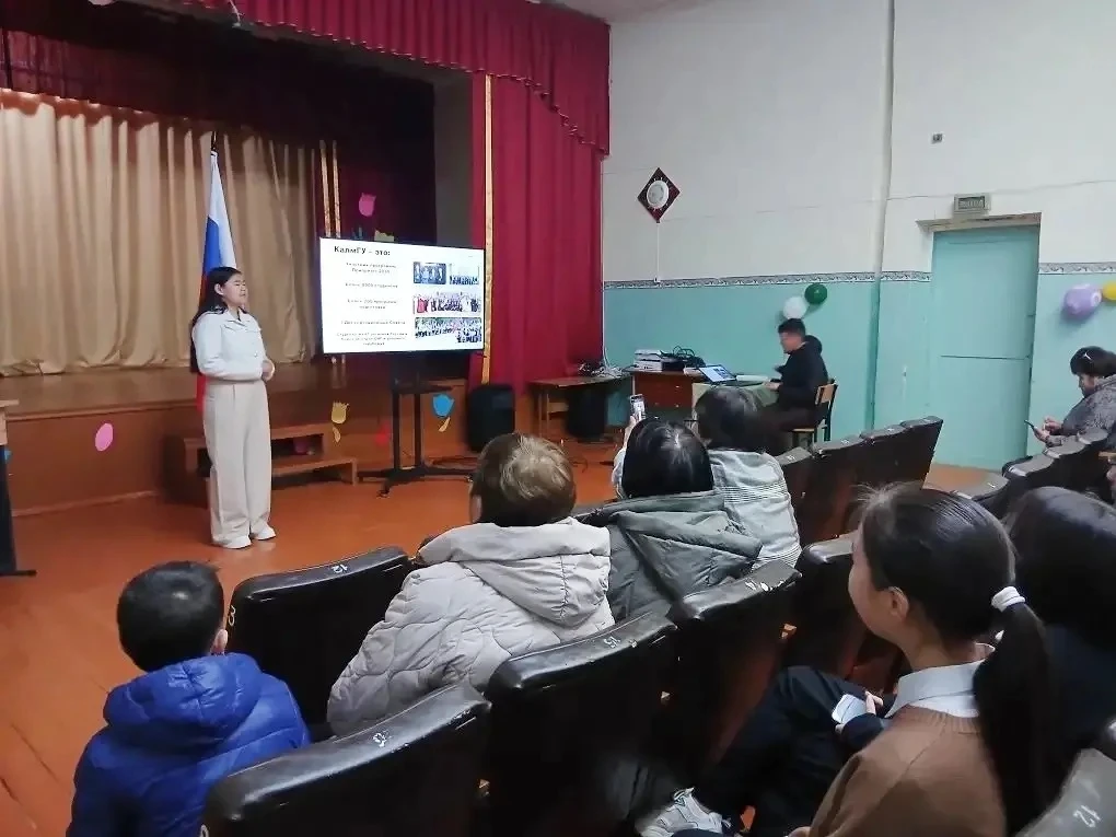 В рамках профориентационного проекта «От школьной скамьи до студенческих вершин» студентка 2 курса ф