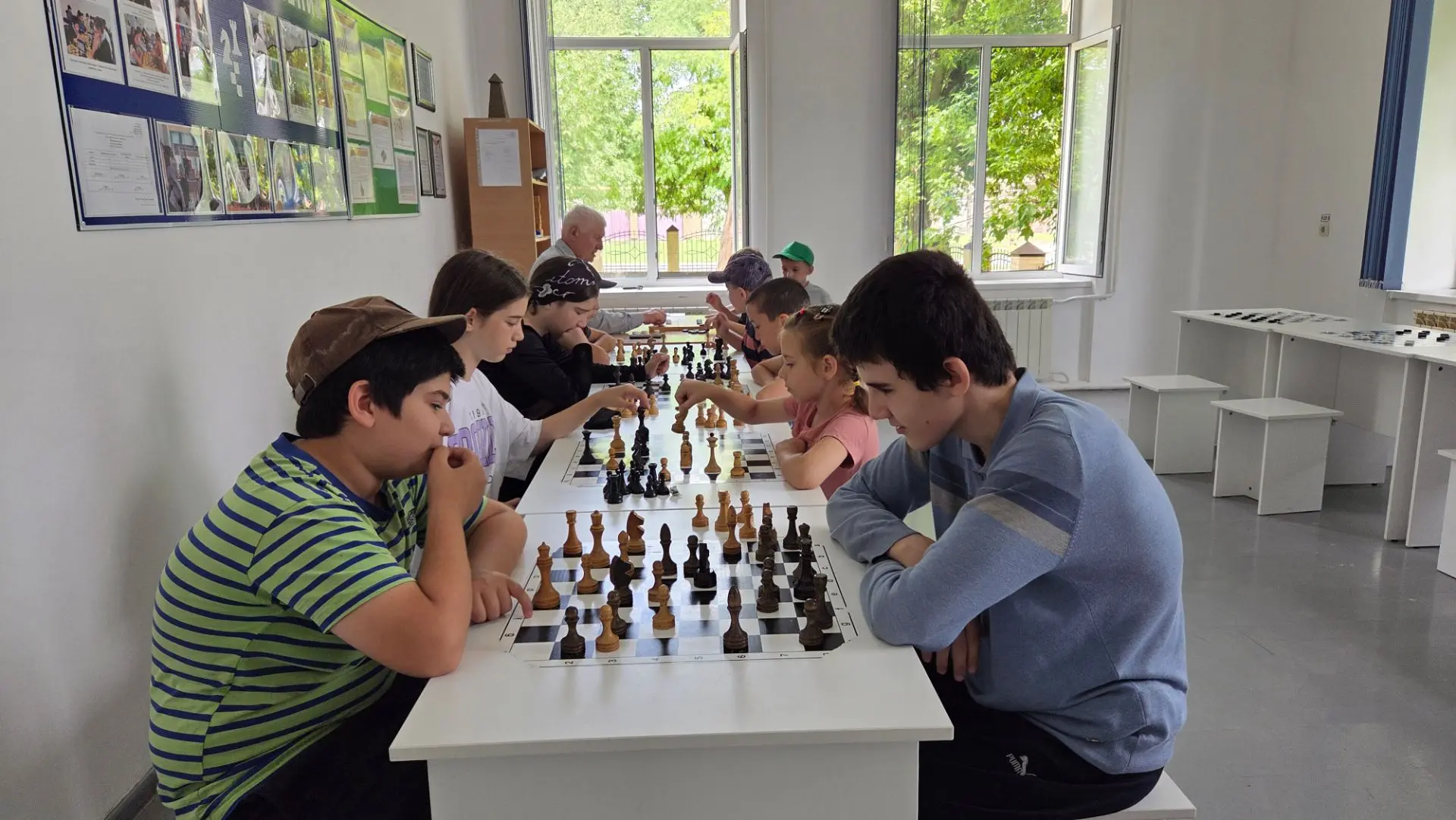 ♟️ В Наурском доме детского творчества летние дни проходят с пользой. В объединении «Ша...