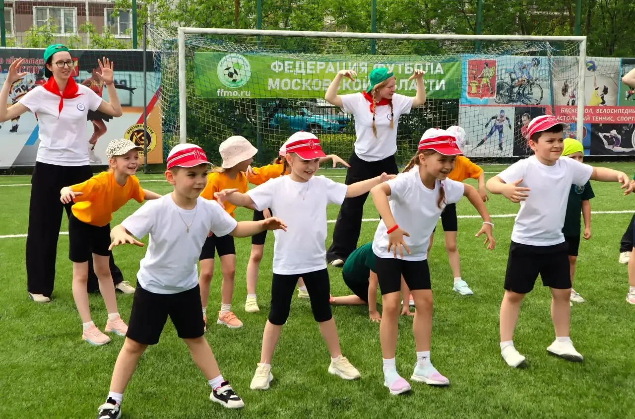 🏃🤸«ПРЫГАЙ ВЫШЕ ГОЛОВЫ»  📍На футбольном поле школы №11 царила атмосфера радости, спортивного задора и
