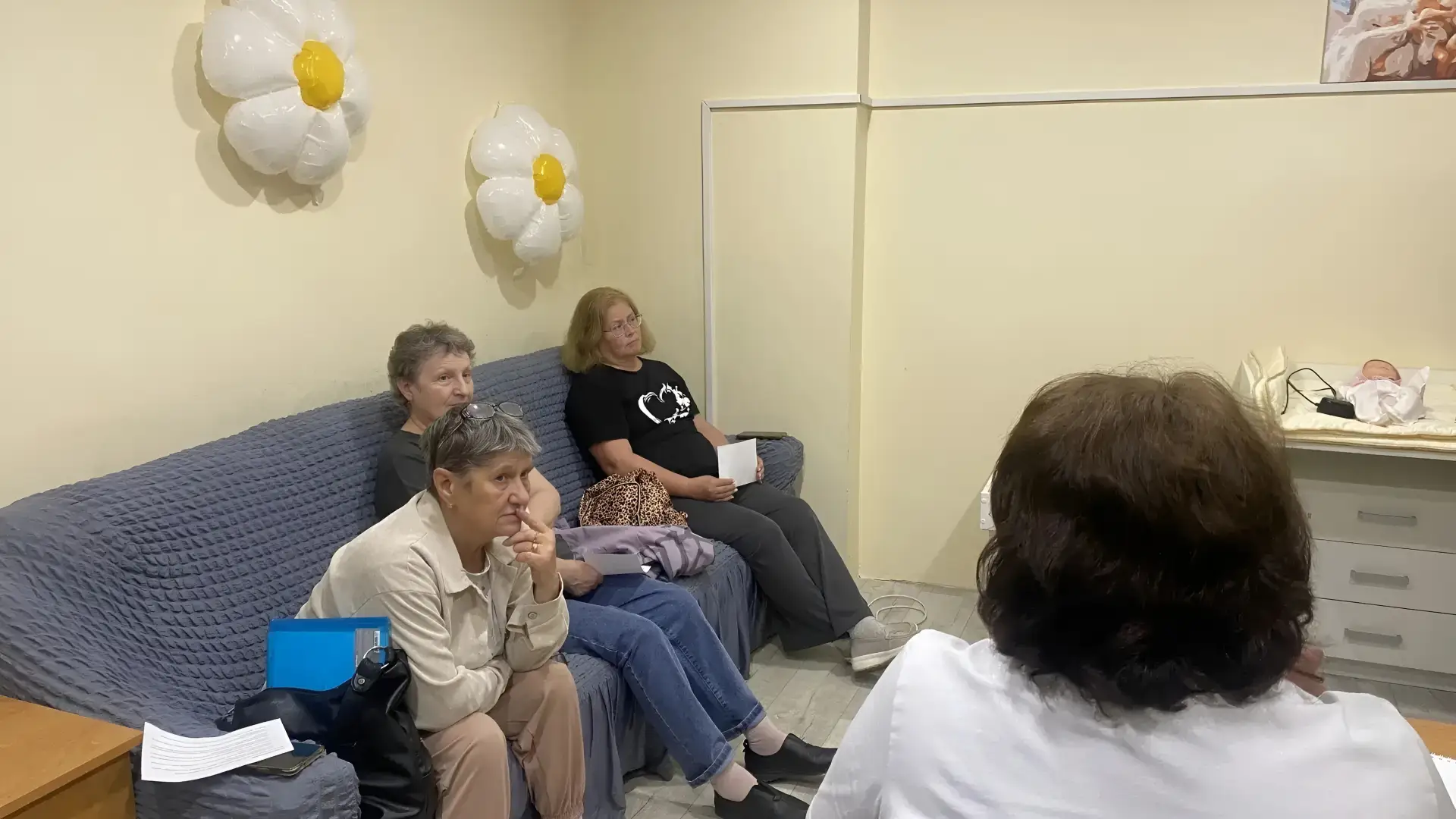 Специалисты ОГБУ «Управление социальной защиты и социального обслуживания населения по Жигаловскому 