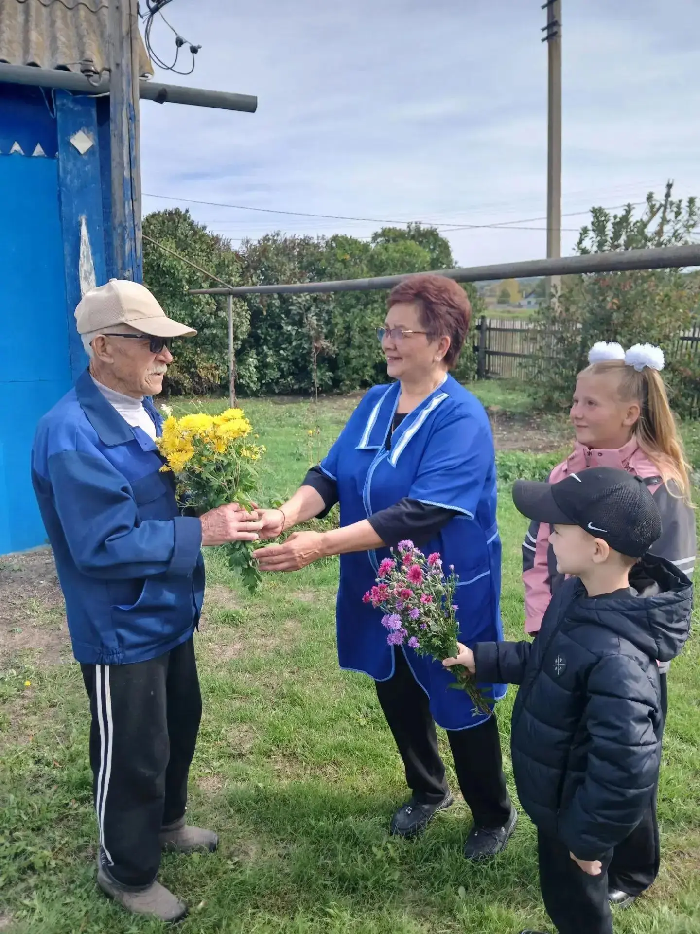 🌺 1 октября, в Международный день пожилых людей, сотрудники Лысогорского комплексного ...